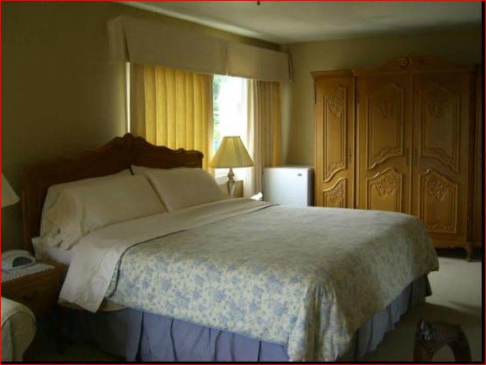 Bluecrest Hotel